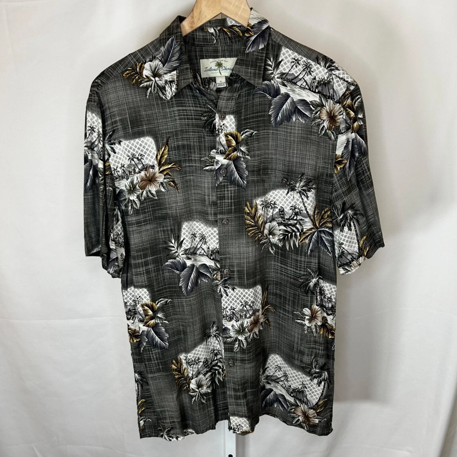 Island Shores Size Small Men Shirt Hawaiian Tropical Button Down Short Sleeve Fl