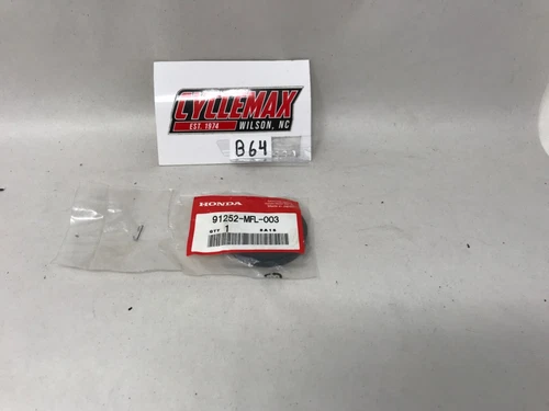 OEM NOS Honda 91252-MFL-003 Dust Seal