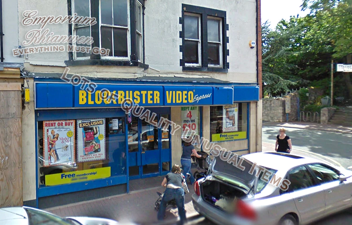 6x PHOTOS Prestatyn Town High Street Woolworths Boots Iceland Blockbusters 2013