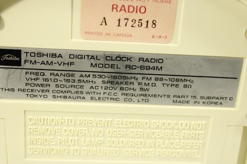 TOSHIBA RC 694M, AM/FM/weather radio/ flip alarm clock.(ref J 641) - Picture 8 of 8
