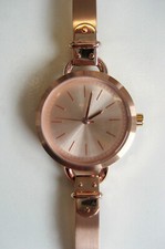 Armbanduhr Roségoldfarben Edelstahl Zifferblatt mit Sonnenschliff Uhr