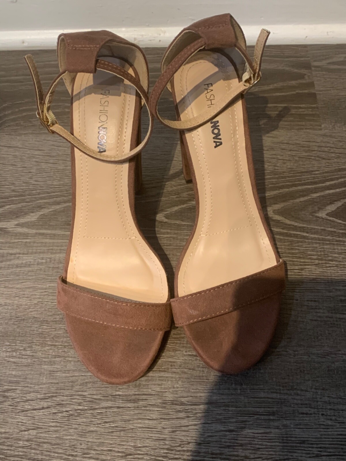 Fashion Nova burgundy brown strappy heels womens size 7.5 used