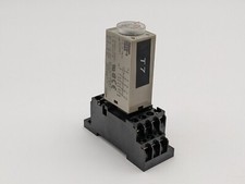 OMRON H3YN-4 Timer Relay w Base PYF14A-E 1 Second - 1 Minute 14 Pin Adjustable