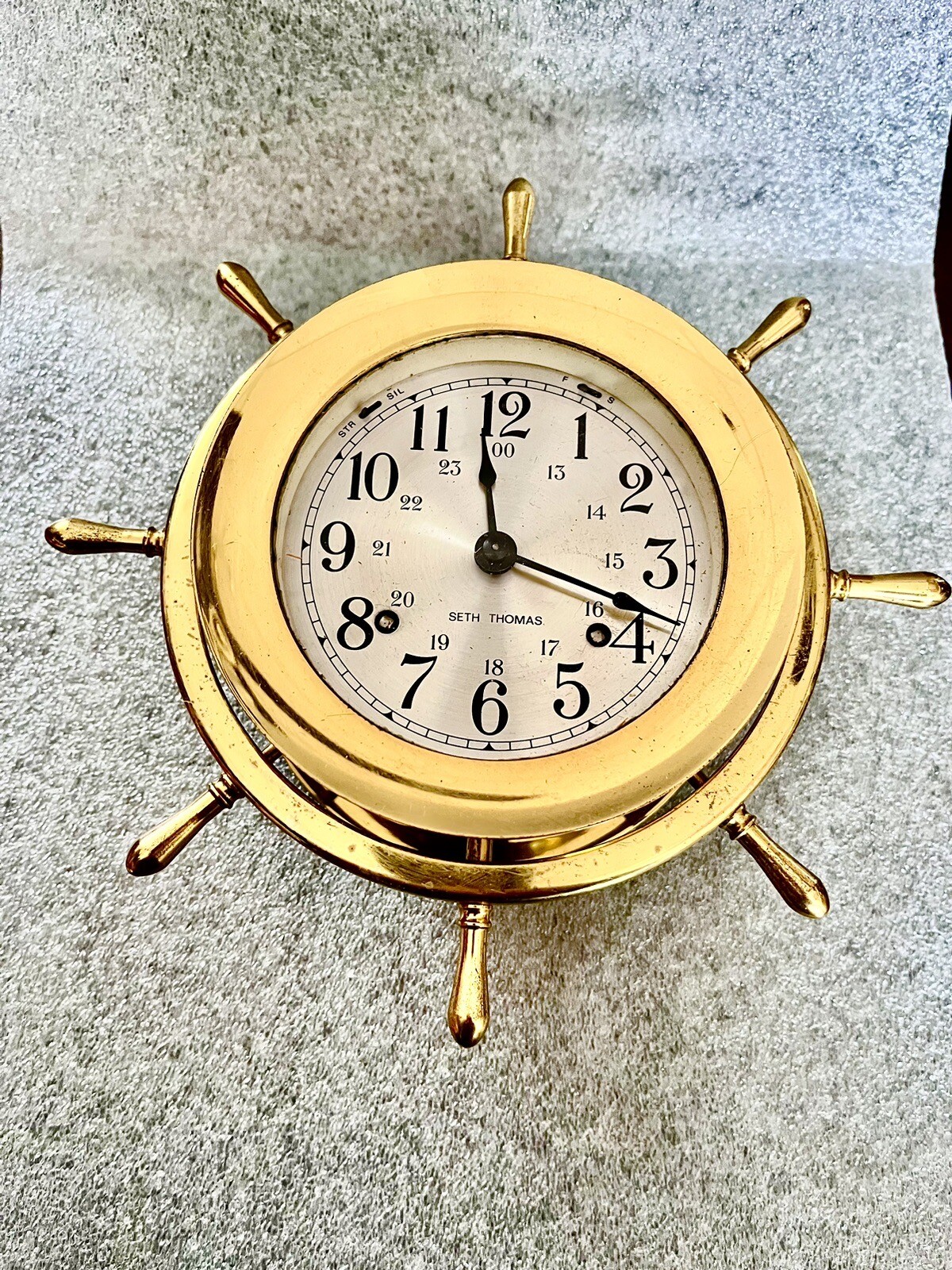 Seth Thomas Ship’s Clock. HelmsmanW/KEY All Spokes Brass. Great Shape