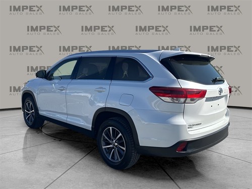 2019 Toyota Highlander XLE - Picture 3 of 12