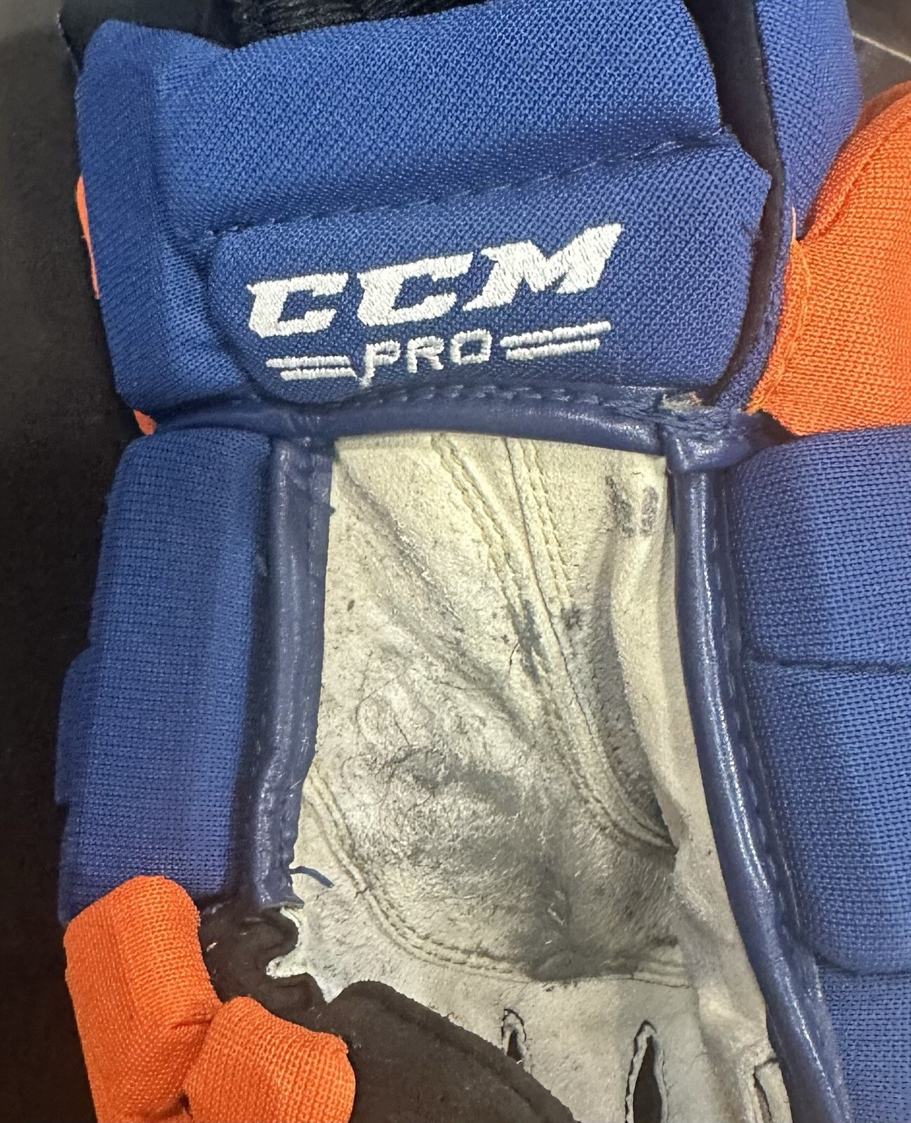 New York Islanders Game Used Player Worn CCM Hockey Gloves Pair Steiner LOA