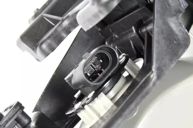 Faro lateral pasajero GM 15034930 genuino Foto 2 de 4