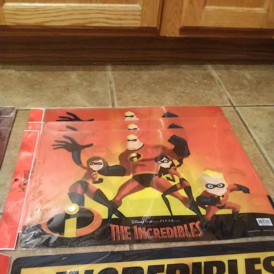 RARO Lote de 11 manteles individuales NUEVOS SELLADOS de colección Disney Pixar Los Increíbles 4 tipos Foto 4 de 4