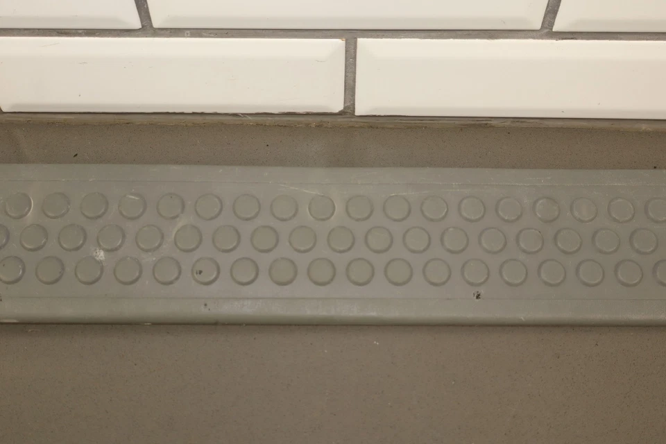 99-04 Ford F350 F250 Crew Cab Sill Plate Set (4) Medium Flint 3E - Image 4 of 4