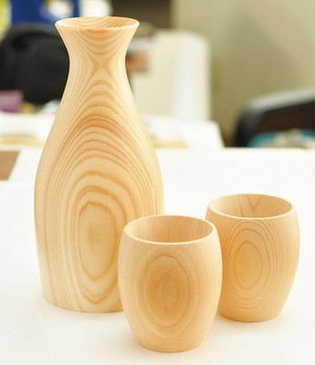 Japanese authentic Guinomi 3-Piece Set for Sake, include 1PC Sake bottle Tokk...