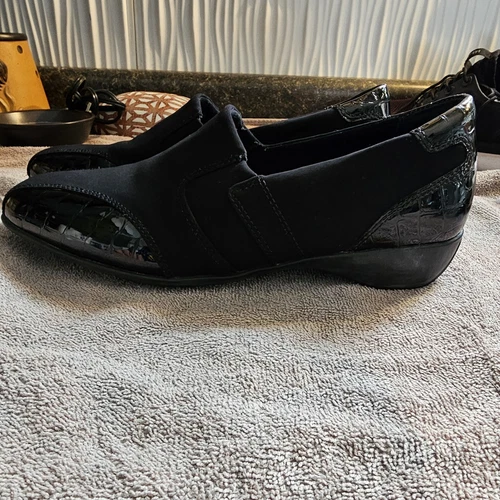 Scarpe da donna Clarks Everyday in pelle taglia 8 M mocassini neri Active Air slip on