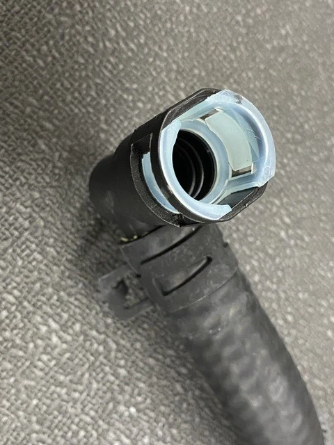 Manguera de suministro de calefacción RAM 2500 3500 2013-20 OEM# 52014739AG Foto 3 de 4