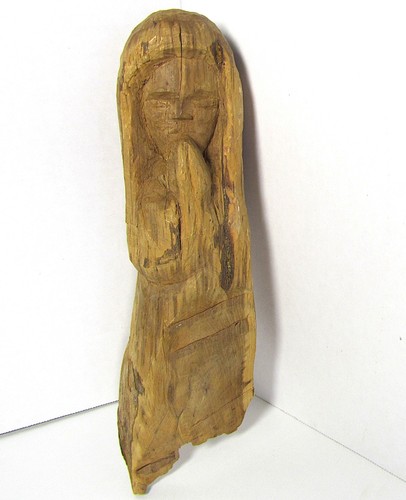 ANTIQUE PRIMITIVE JUNIPER WOOD PRAYING SANTO 9 INCHES