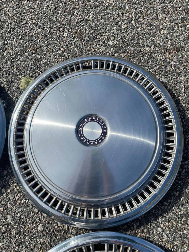 Genuine set 1979 to 1989 Dodge Diplomat D100 D150 Chrysler 15 inch hubcaps - Image 4 of 4