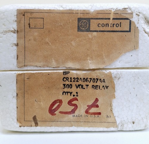 General Electric CR122A06707AA Industrial Relay 300V AC 10A - Picture 10 of 10