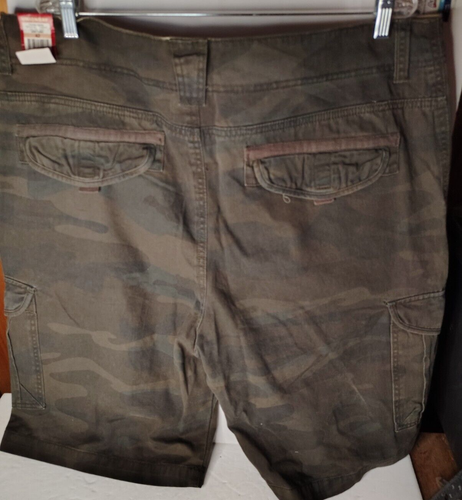 Union Bay Army Camo cargo shorts size 42 100% cotton - Picture 2 of 9