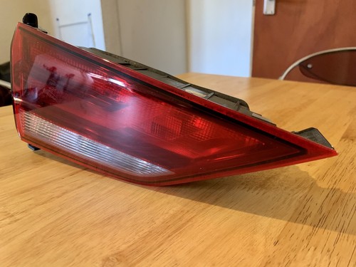 AUDI A3 8V SALOON 2013-19 DRIVER SIDE REAR BOOT LID HALOGEN LIGHT 8V5945093G - Picture 4 of 8