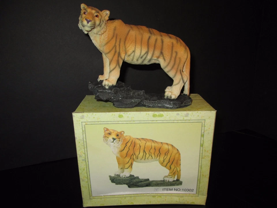 Стоячий тигр фигурка, 6» длиной, новый в коробке - Изображение 2 из 4