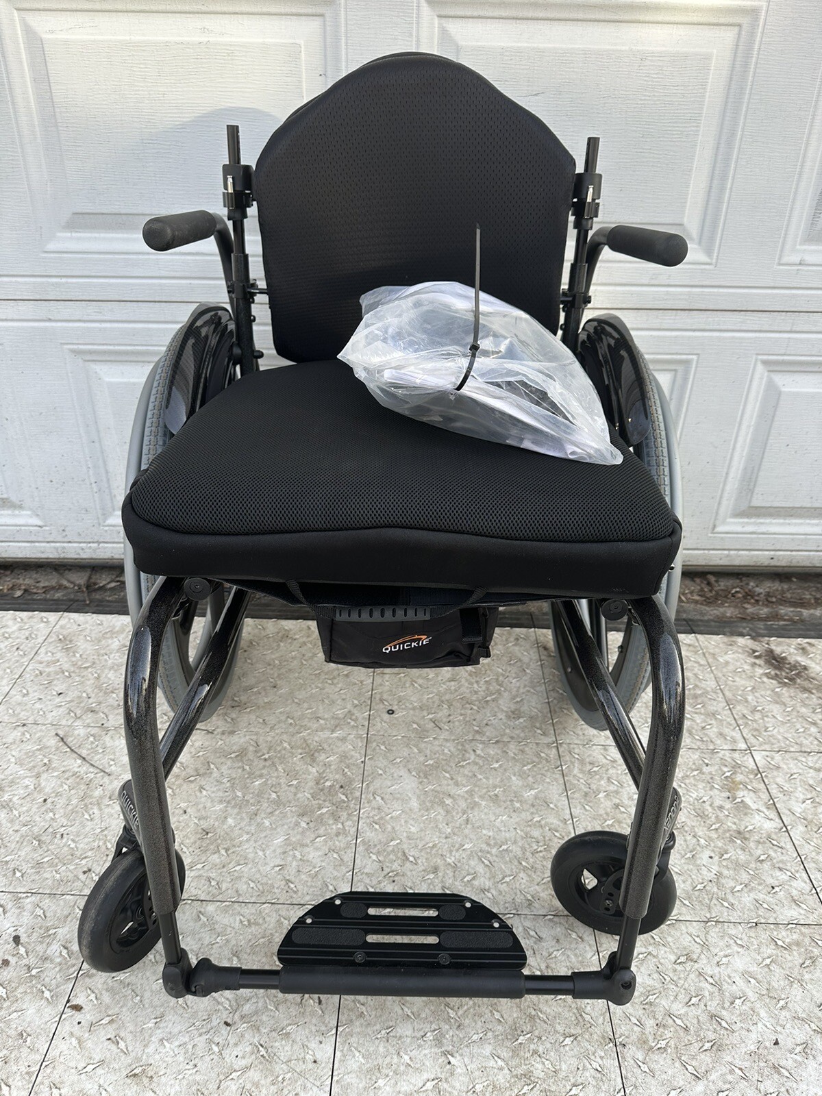 NEW 9/23 Quickie Xenon 2 Ultralight folding rigid performance 20"X20