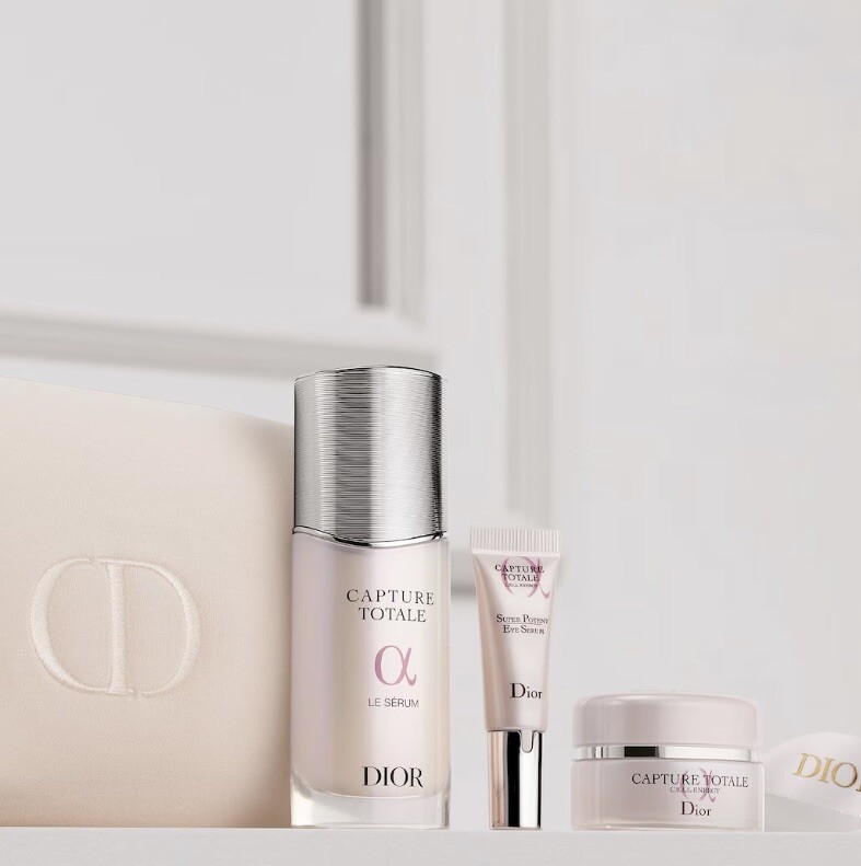 Dior CAPTURE TOTALE トライアルセット Dior Capture Totale Gift Set With Pouch. The Youth Revealing