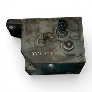 Used Cummins N-14 Thermostat Housing - 3076539