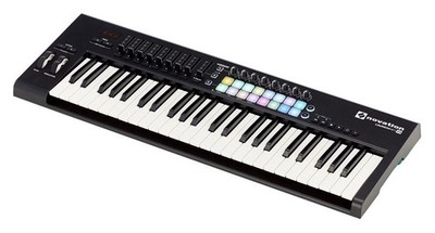 novation LAUNCHKEY 49 mk2 | inkl. Sustain Pedal