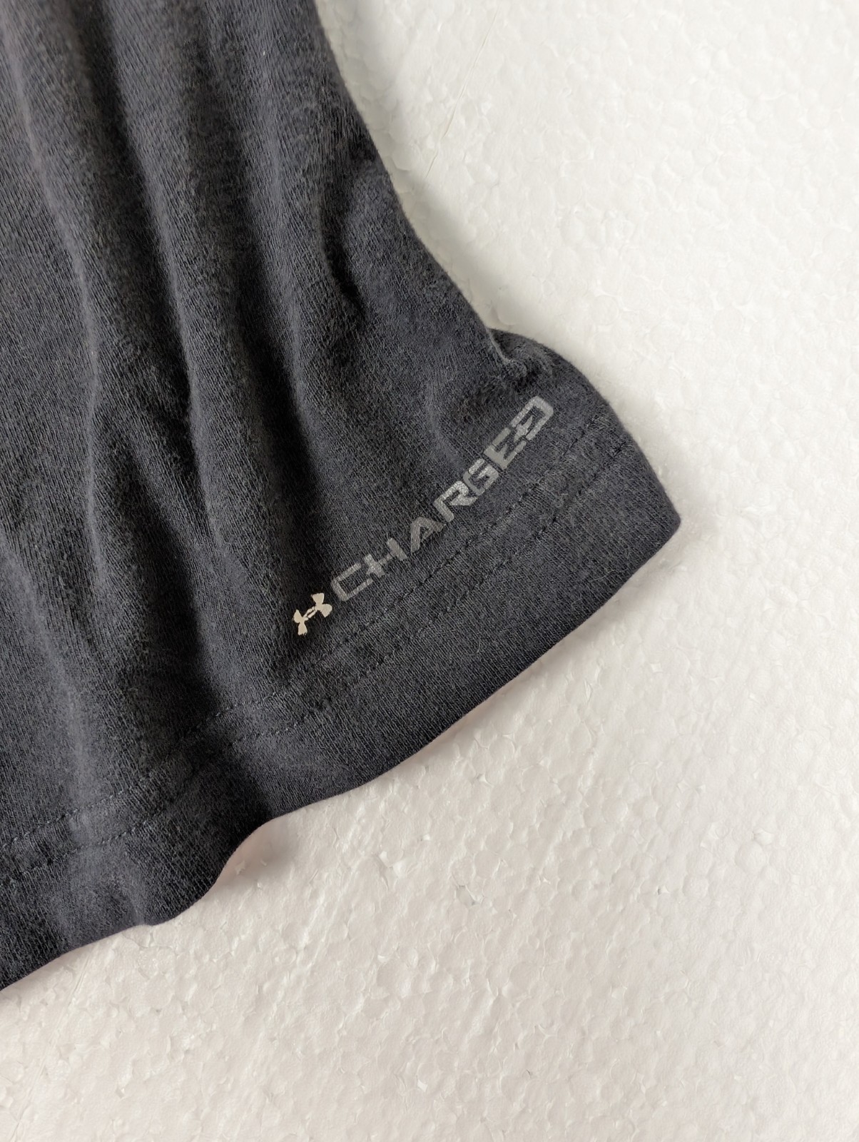 Under Armour T-Shirt Men's S Loose Fit Heat Gear Black Charged Logo Workout thumbnail 12