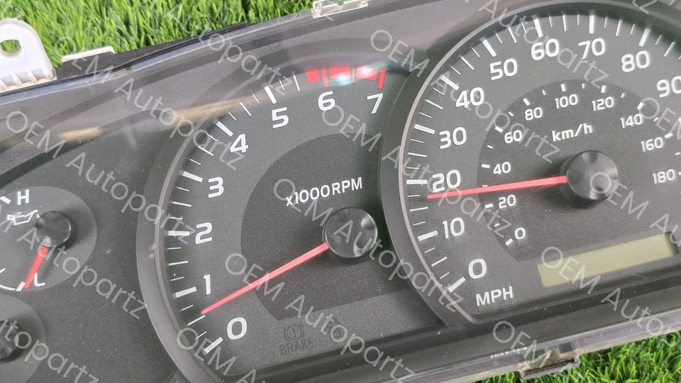 Toyota Tundra 2005-2006 Instrument Cluster speedometer Gauges Oem used - Image 4 of 4