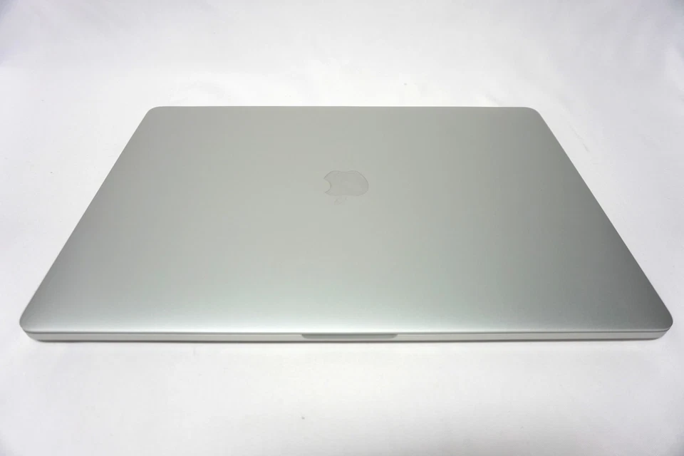 MacBook Pro 15" Silver Touch Bar 2.9 Core i7 512GB SSD 16GB Dual GPU + Warranty - Image 4 of 4