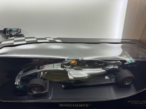 Lewis Hamilton 1:18 Minichamps Mercedes AMG#44 F1 W08 Mexican GP World Champion