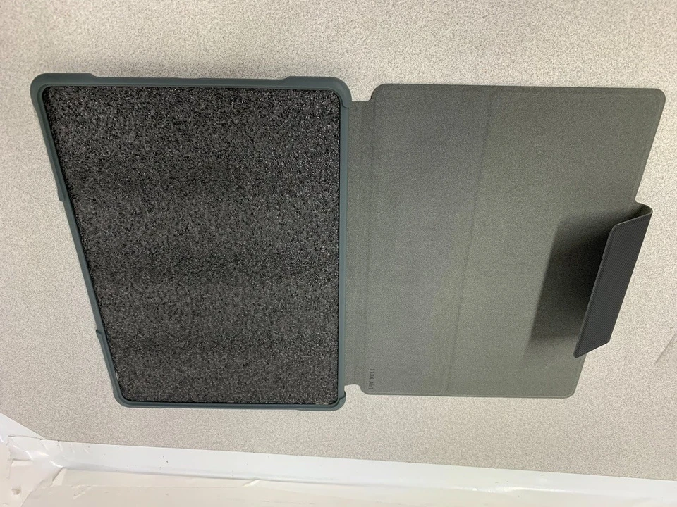 **STM Dux Rugged iPad Air Case Cover Protection STM-222-066JZB-01 - Image 4 of 4