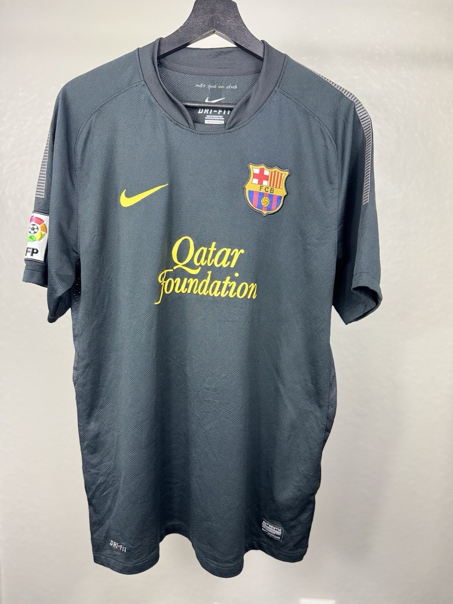 BARCELONA NIKE 2011/2012 FOOTBALL AWAY JERSEY #8 INIESTA SIZE “L