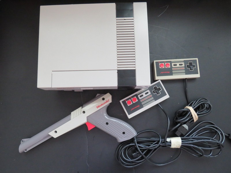 NINTENDO - 2 CONTROLLERS - ZAPPER -  LOT - No Cables Untested