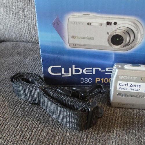 Sony Cyber-Shot DSC-P100 5.1MP Digitalkamera mit Originalkarton FUNKTIONIERT OHNE LADEGERÄT - Bild 4 von 4
