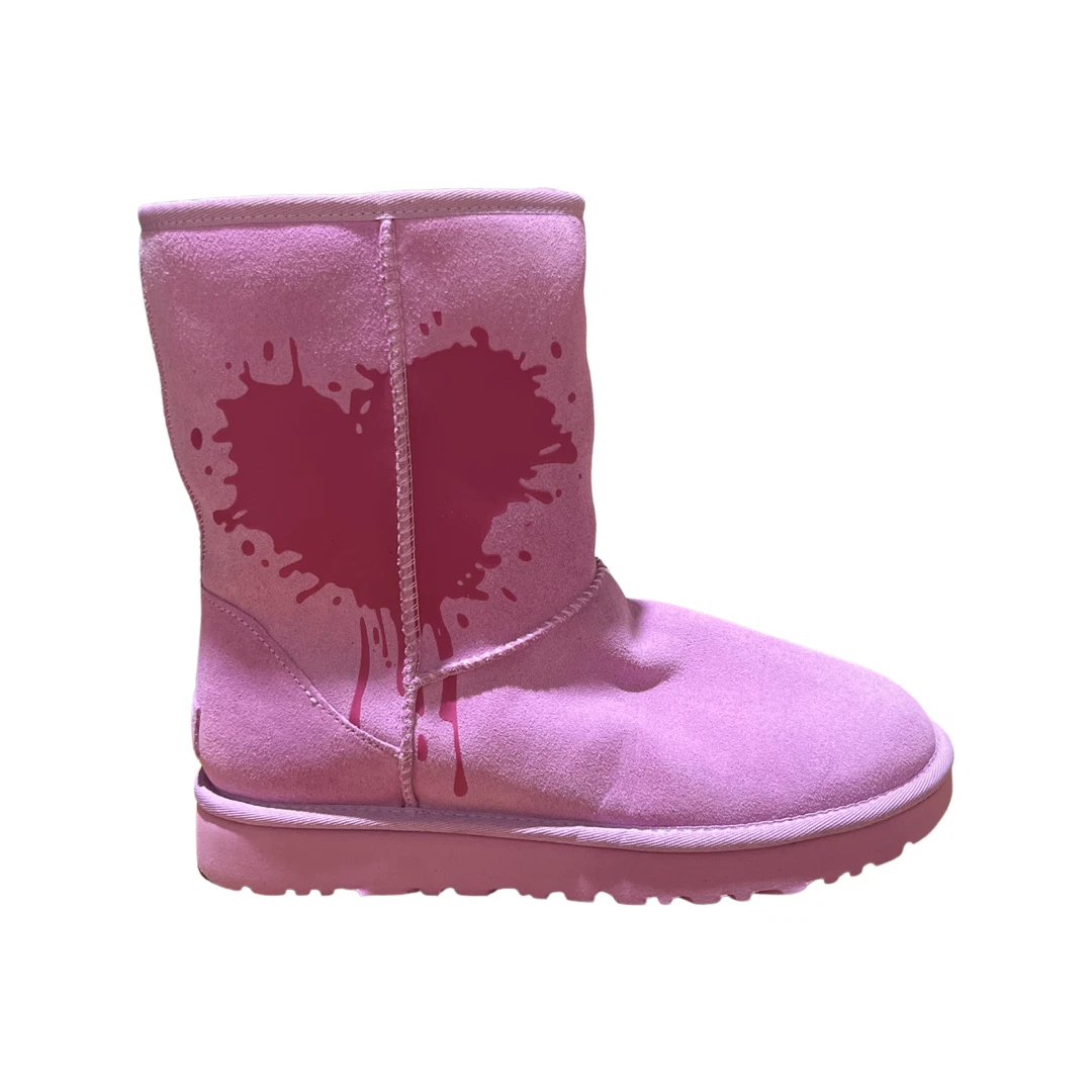pink graphic uggs