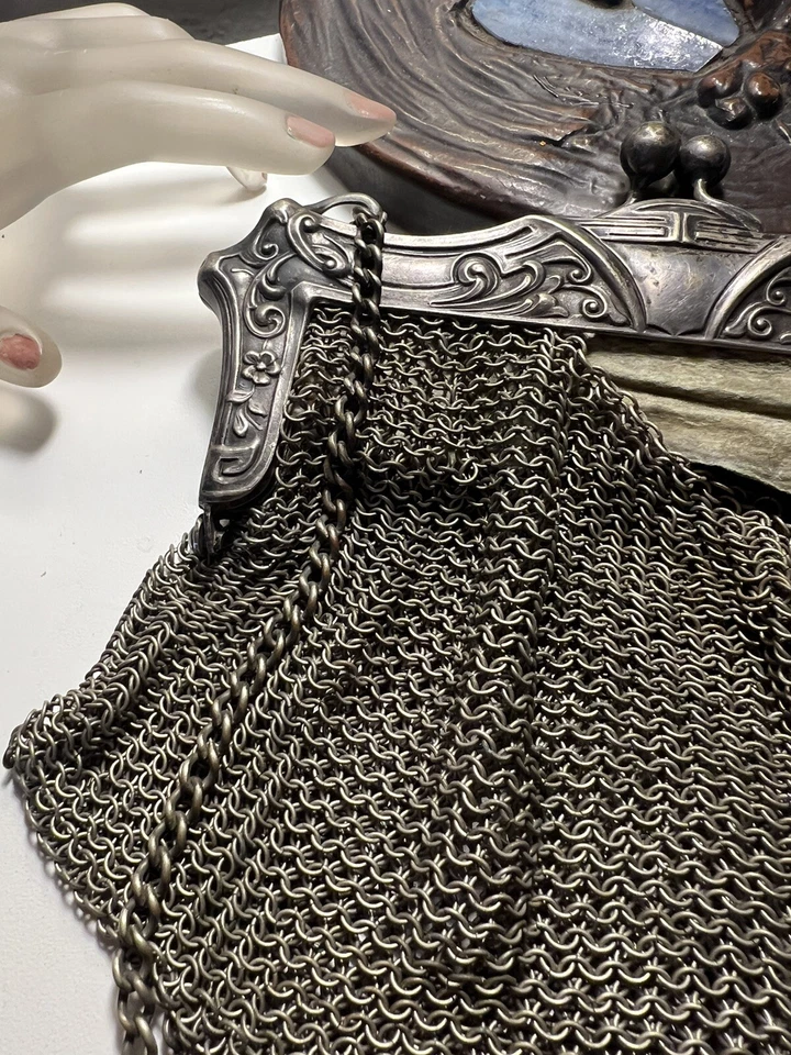 Bolso Victoriano Único ALEMÁN PLATEADO Malla NOCHE Marco Ornamentado KISS Lock Project Foto 4 de 4