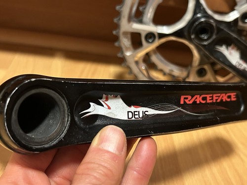 Race Face Deus Forged Crankset 175mm 104 64 BCD Triple 44 32 Retro MTB Canada 9 - Picture 10 of 24