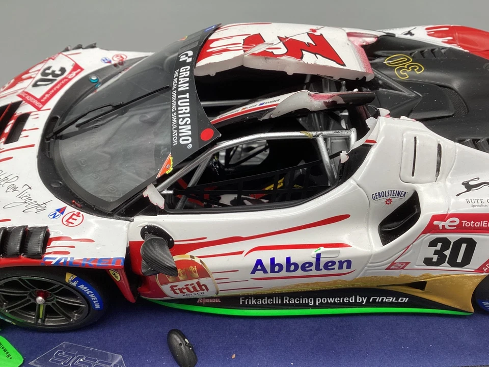 Modellautos 1:18 LookSmart Ferrari 296 GT3 Nürburgring 2023 #30 OVP Unfallwagen - Bild 4 von 4