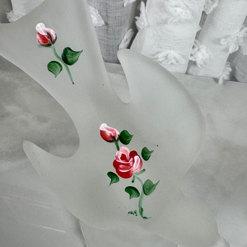 Vintage LE Smith Satin Glass Bird in Flight Handpainted Cottagecore Dove Figure - Picture 2 of 10