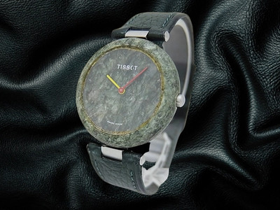 C to C　TISSOT　ROCK WATCH　R150　クォーツ Vintage Tissot Rock Watch Brown/Black Granite Stone Taupe