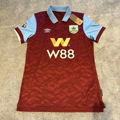 Burnley Football Club Heimtrikot Umbro Größe Medium neu mit Etikett