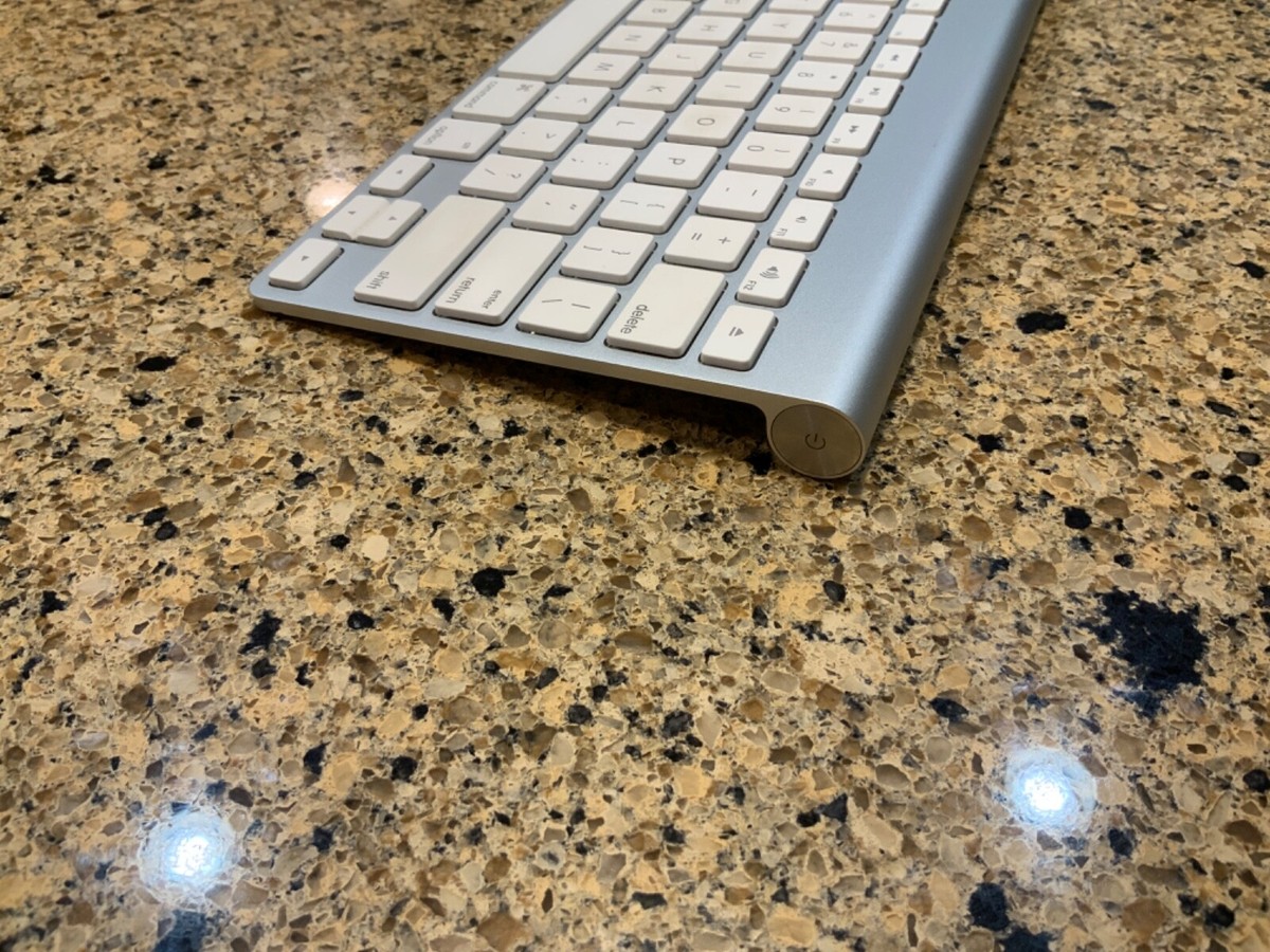 Apple MC184LL/A Wireless Magic Keyboard - WORKS PERFECTLY! | eBay