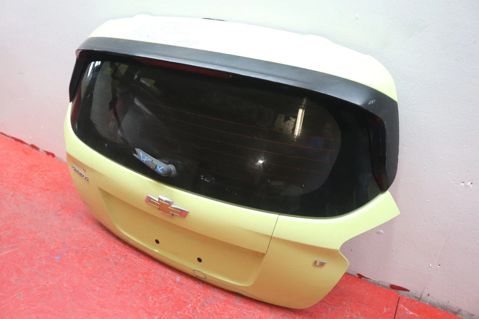2016 2022 CHEVROLET SPARK REAR LIFTGATE OEM WITH CAMERA Foto 3 de 4