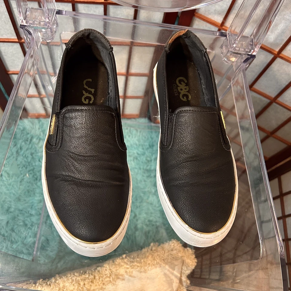 GBG Los Angeles Mujer Zapatillas Sin Cordones Talla 7.5 Cuero Negro Borde Dorado Foto 2 de 4