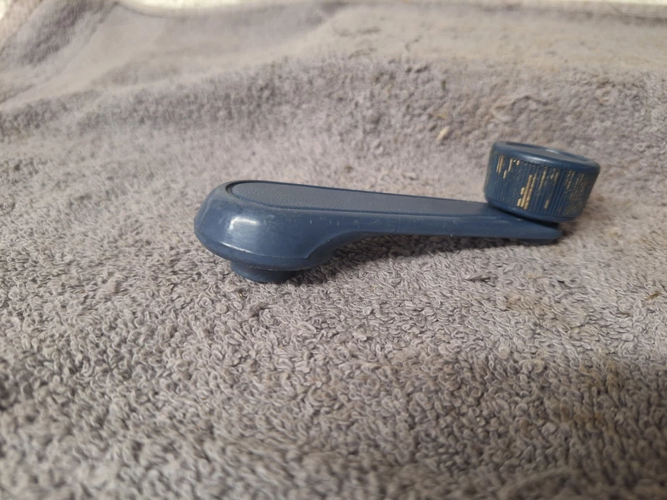 79-00 Toyota Pickup Tacoma 4Runner Manual Window Crank Handle Blue Original OEM - Image 4 of 4