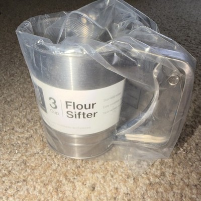 Salt 3 Cup Stainless Steel Flour Sifter Triple Screen Easy Squeeze Handle Silver