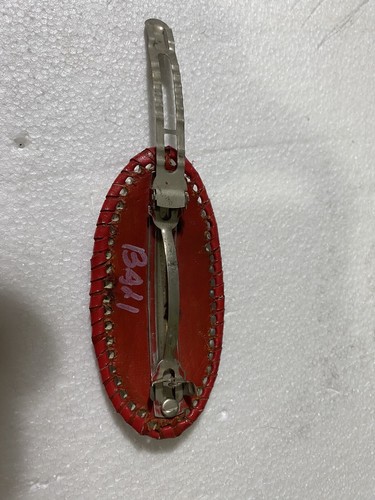 VTG women’s Hair Clip, Handcrafted From Bali Signed Red Leather Hair Clip - Picture 3 of 3