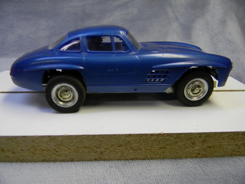 1/32 1965 ORIGINAL REVELL MERCEDES-BENZ 300 SL BLUE SLOT CAR