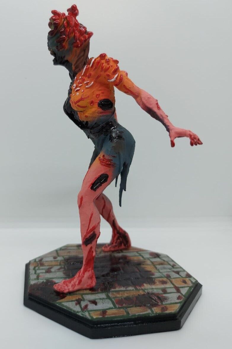 The Last of Us™: The Clicker Statue