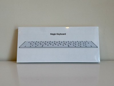 Apple Magic Keyboard - White (MLA22LL/A A1664) - Bluetooth/USB-Lightning
